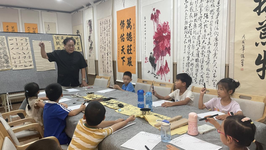 澳门马会传真论坛免费正版资料,向太不语只是一味抓大鹅,展开计划实施_公测版V15.81